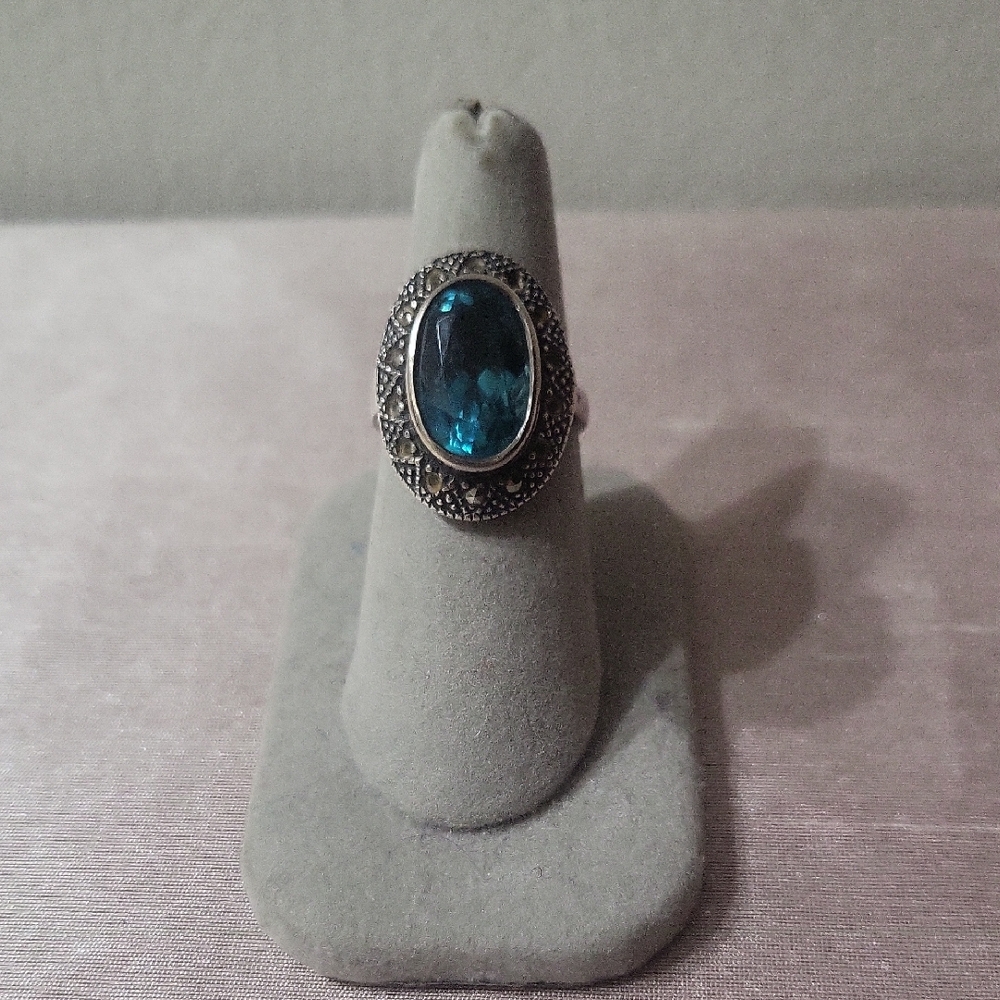 Vtg Sterling Silver Blue Topaz Ring
